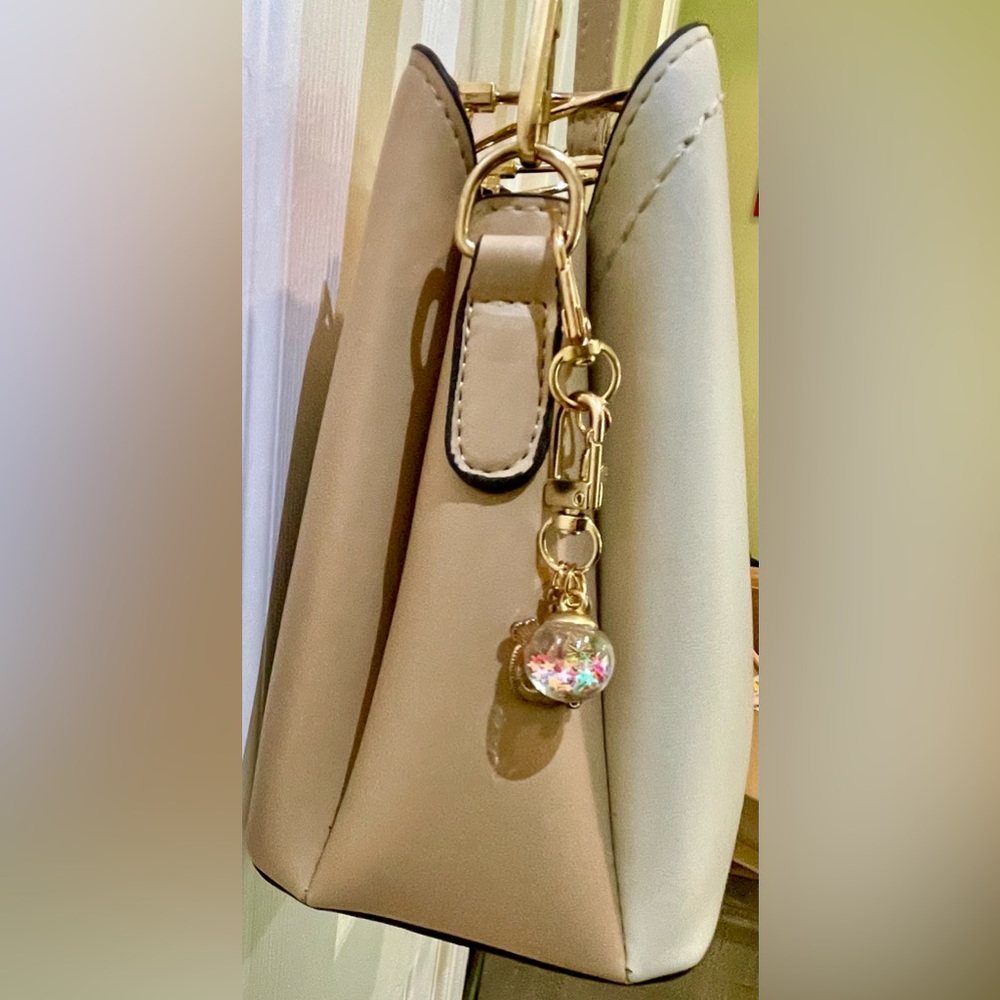Crossbody Structured Bag Gold Handles Adjustable Strap + Free Bag Charms! NWOT - Picture 6 of 13